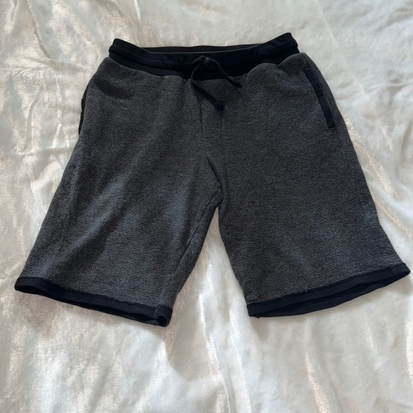 Arizona Jean Company Other - Arizona Jeans boys black & gray shorts size XL